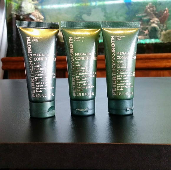 GIFTED! Men's Peter Thomas Roth Bundle - Picture 3 of 4